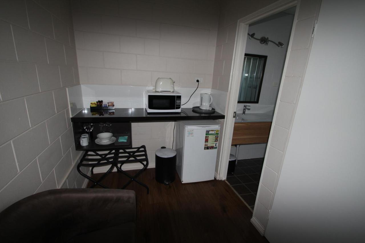 Colonial Rose Motel Townsville Extérieur photo