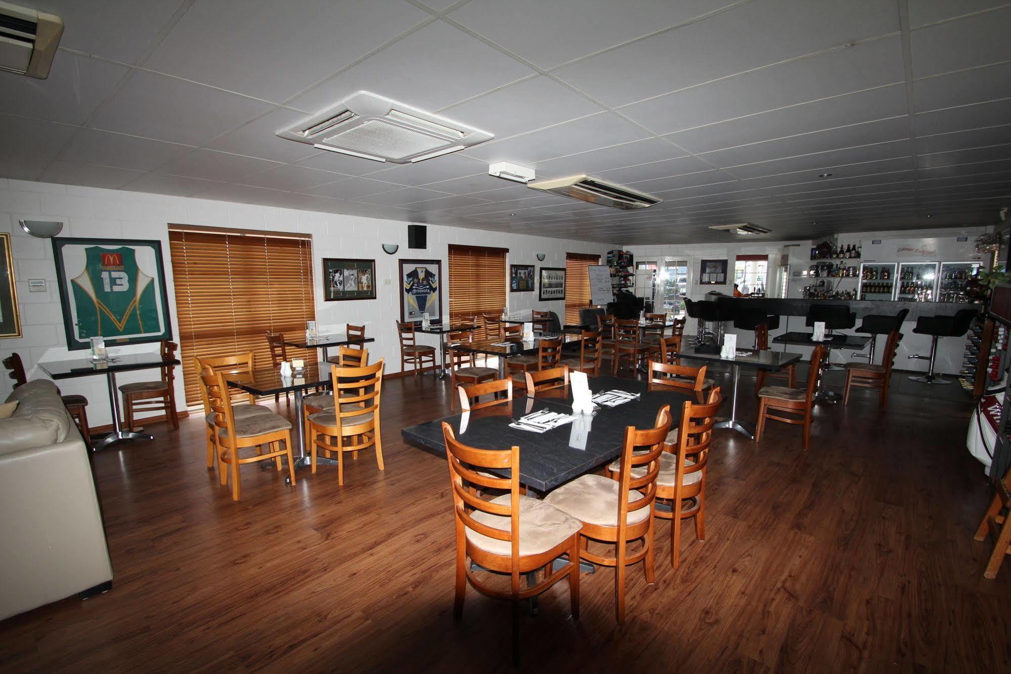 Colonial Rose Motel Townsville Extérieur photo