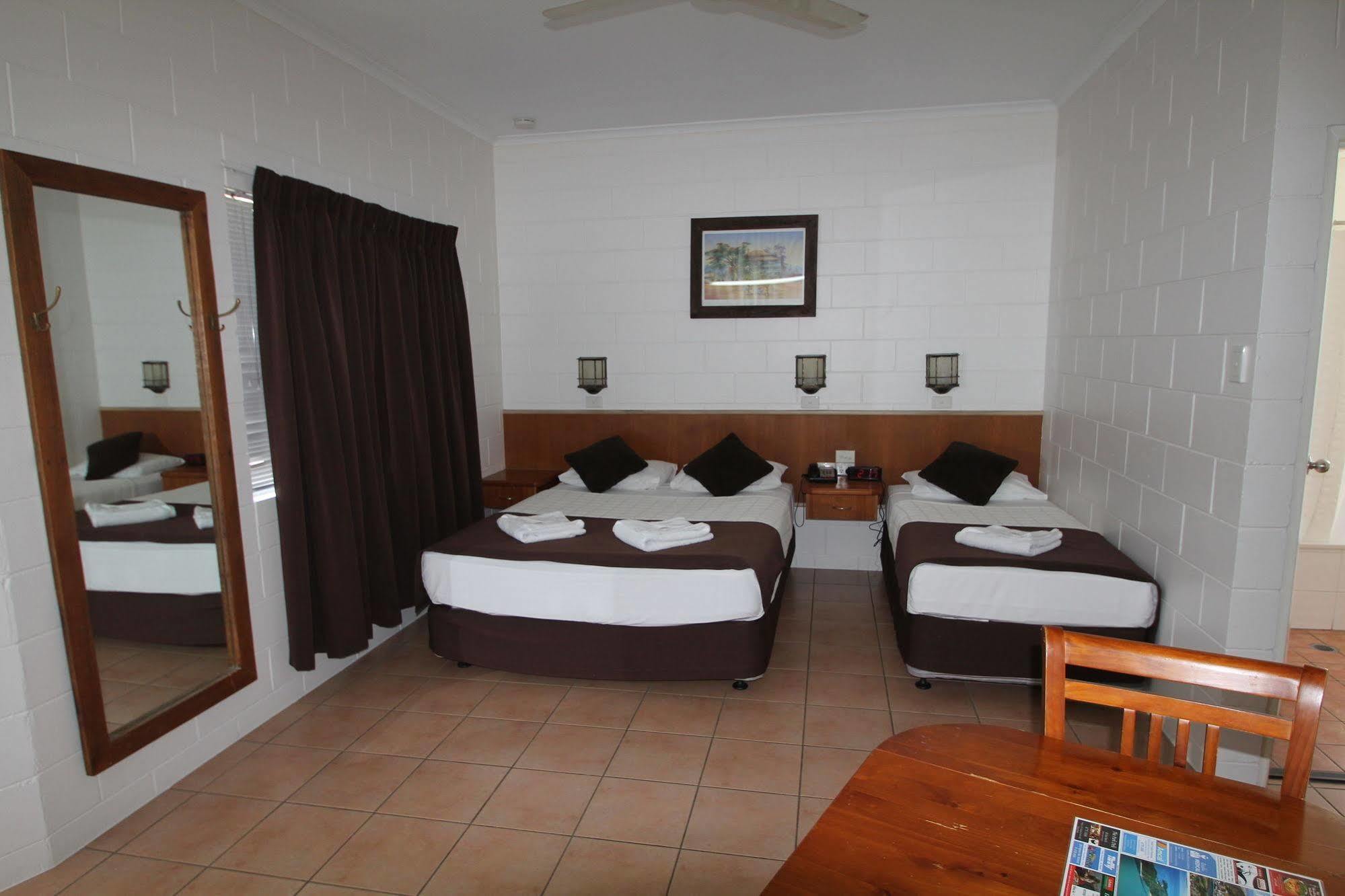 Colonial Rose Motel Townsville Extérieur photo