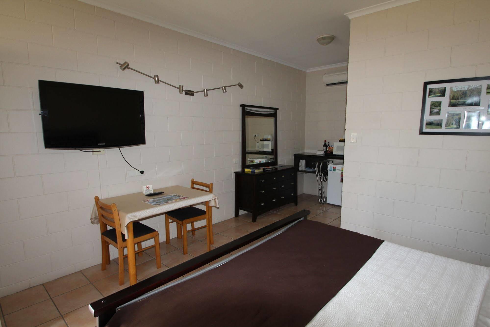 Colonial Rose Motel Townsville Extérieur photo
